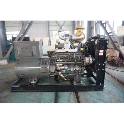 50kw濰柴裕興柴油發(fā)電機組-濰柴裕興4缸柴油機R4105ZD柴油發(fā)電機組,缸徑/行程：105/125mm,柴油發(fā)電機組水冷發(fā)動(dòng)機功率62KW,柴油發(fā)電機組配套馬拉松斯坦福發(fā)電機。廠(chǎng)價(jià)直銷(xiāo)歡迎選購：13773399855。