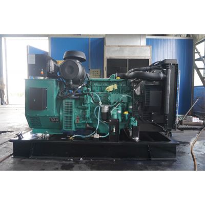 100kw沃爾沃柴油發(fā)電機組-沃爾沃4缸柴油機TAD532GE柴油發(fā)電機組,缸徑/行程：108/130mm,柴油發(fā)電機組水冷發(fā)動(dòng)機功率114KW,柴油發(fā)電機組配套馬拉松斯坦福發(fā)電機。廠(chǎng)價(jià)直銷(xiāo)歡迎選購：13773399855。