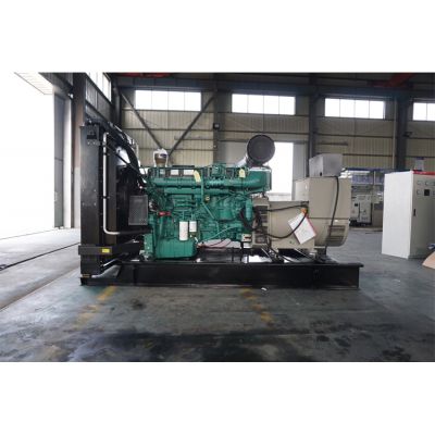 500kw沃爾沃柴油發(fā)電機組-沃爾沃6缸柴油機TWD1643GE柴油發(fā)電機組,缸徑/行程：144/165mm,柴油發(fā)電機組水冷發(fā)動(dòng)機功率560KW,柴油發(fā)電機組配套馬拉松斯坦福發(fā)電機。廠(chǎng)價(jià)直銷(xiāo)歡迎選購：13773399855。