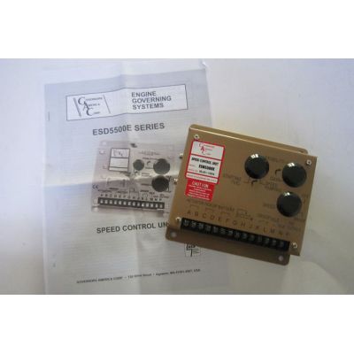 6端子接直流24V（特殊訂貨12V）電源，可利用發(fā)動(dòng)機的控制電瓶、起動(dòng)電瓶或采用其它穩壓及非穩壓電源供電，但要保證系統的峰值功耗和電壓波動(dòng)范圍的要求。當采用起動(dòng)電瓶供電時(shí)，必須設置充電裝置以保證電瓶電量充足。在發(fā)動(dòng)機起動(dòng)時(shí)，電瓶短時(shí)間的輸出電壓跌落不會(huì )影響調速器正常工作。轉速控制器正電源端（6腳）通過(guò)電源開(kāi)關(guān)（或停機開(kāi)關(guān)）、必要時(shí)可加保險絲串連直接接至24V電瓶正極，即直接從電瓶正極取電。轉速控制器負電源端（5腳）必須從電瓶負極直接引線(xiàn)。如果電源負極需接地，則電源負極在電瓶負極端接大地，不能從控制器負極（