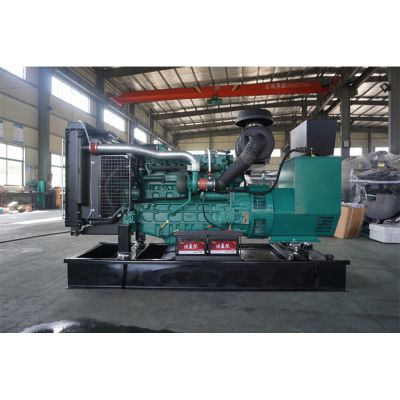 120kw沃爾沃柴油發(fā)電機組-沃爾沃6缸柴油機TAD731GE柴油發(fā)電機組,缸徑/行程：108/130mm,柴油發(fā)電機組水冷發(fā)動(dòng)機功率133KW,柴油發(fā)電機組配套馬拉松斯坦福發(fā)電機。廠(chǎng)價(jià)直銷(xiāo)歡迎選購：13773399855。
