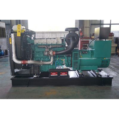 200kw沃爾沃柴油發(fā)電機組-沃爾沃6缸柴油機TAD734GE柴油發(fā)電機組,缸徑/行程：108/130mm,柴油發(fā)電機組水冷發(fā)動(dòng)機功率222KW,柴油發(fā)電機組配套馬拉松斯坦福發(fā)電機。廠(chǎng)價(jià)直銷(xiāo)歡迎選購：13773399855。